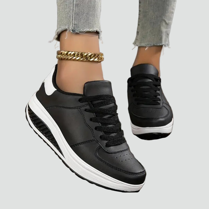 Women's platform sneakers with thick sole for everyday wear