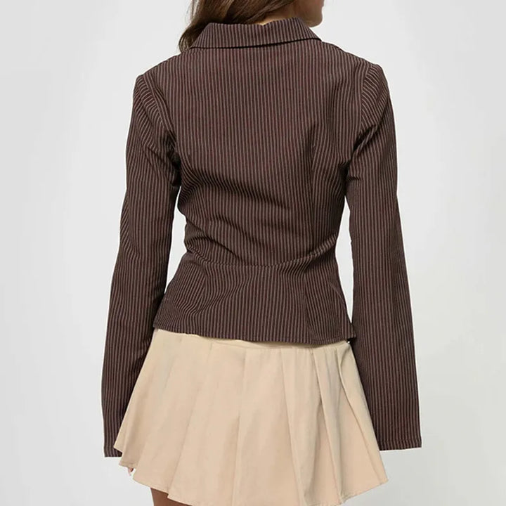 Fitted ribbed women's shirt with buttons and long sleeves