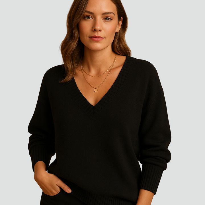 Miękki sweter dla kobiet z dekoltem w serek i prążkowanymi mankietami