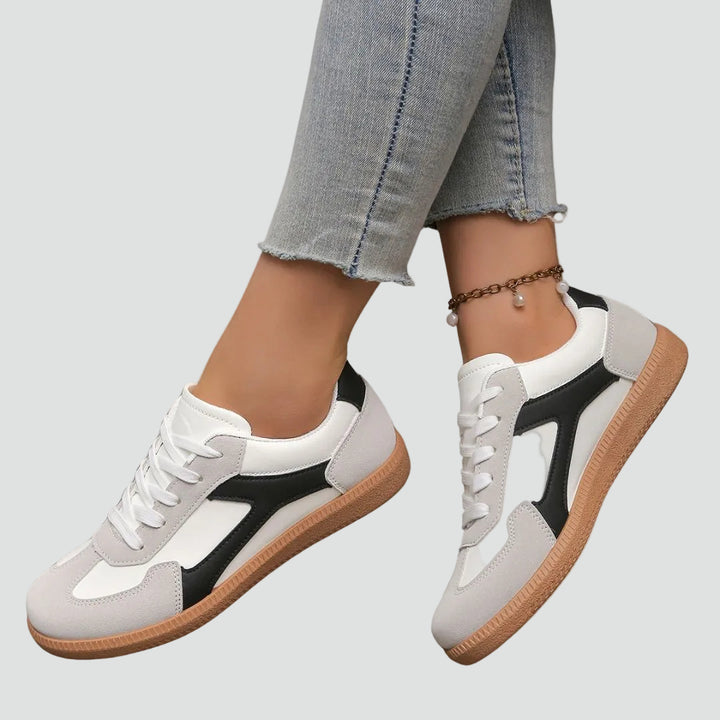 Women's low everyday sneakers, lace-up, comfortable for the city