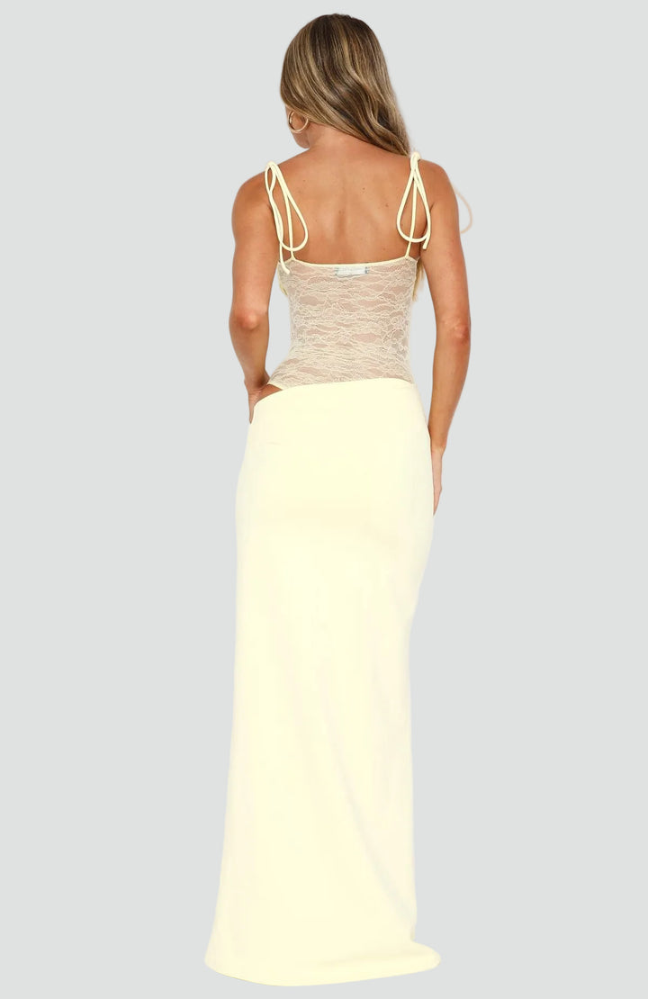 Elegancka sukienka maxi wieczorowa na imprezę z koronką dopasowana