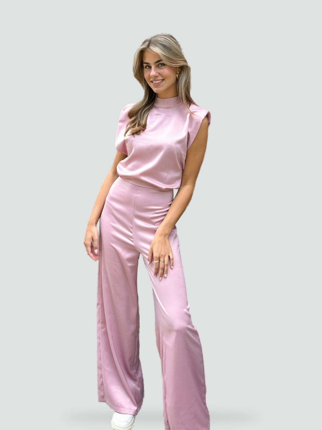 jumpsuit-damski-z-szerokimi-nogawkami-i--7