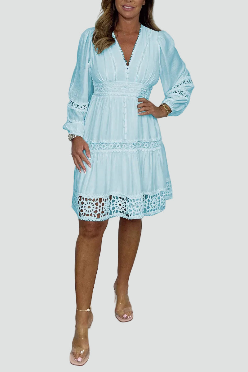 Letnia sukienka mini boho z koronką i rękawem na imprezę