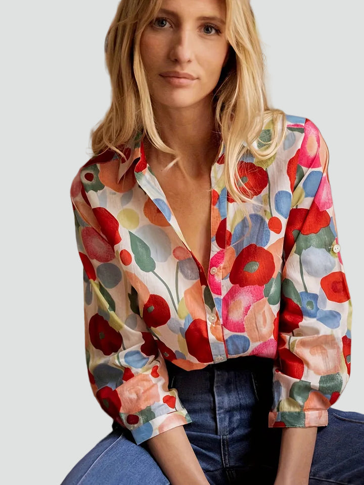 Elegant women's blouse with floral print and button closure