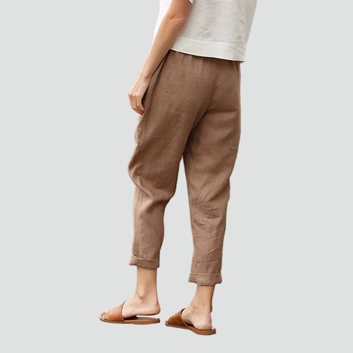 Loose pants with straight legs and a comfortable fit