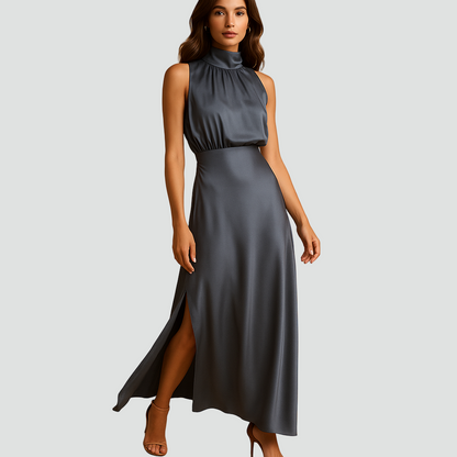 Elegancka długa sukienka wieczorowa z golfem i rozcięciem