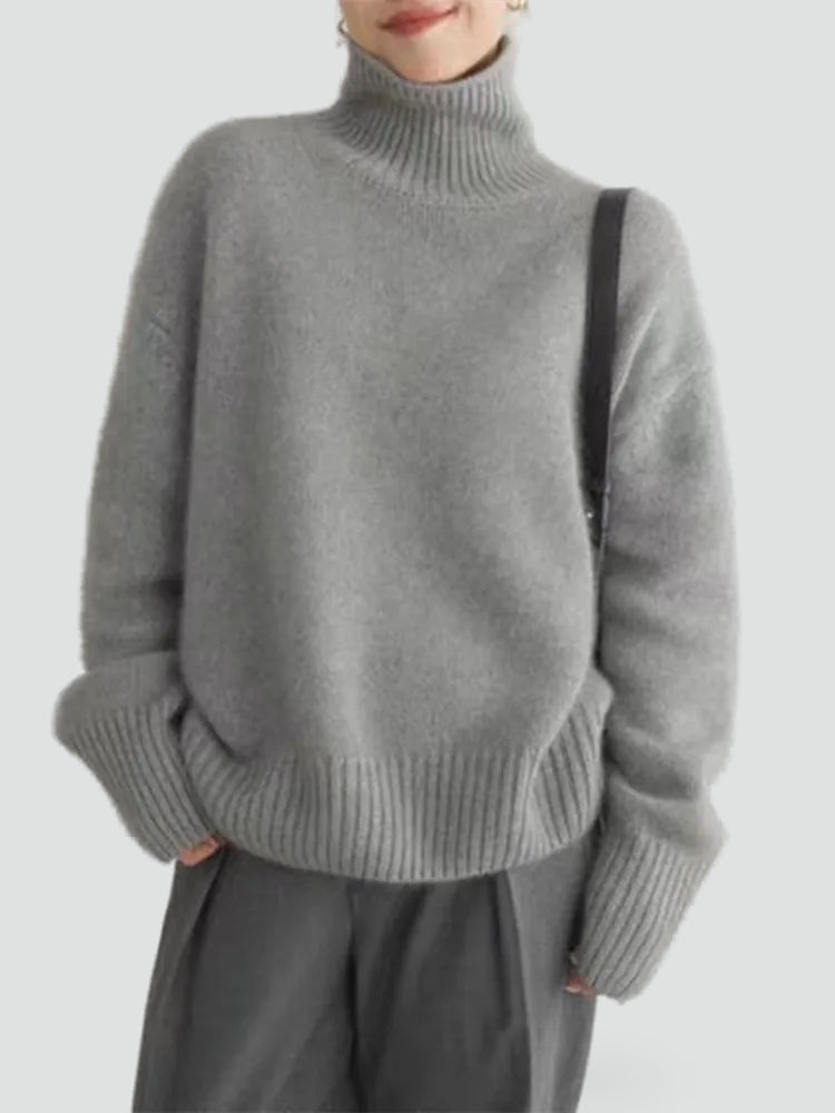 oversized-sweter-damski-z-golfem-i-lu-ny-4
