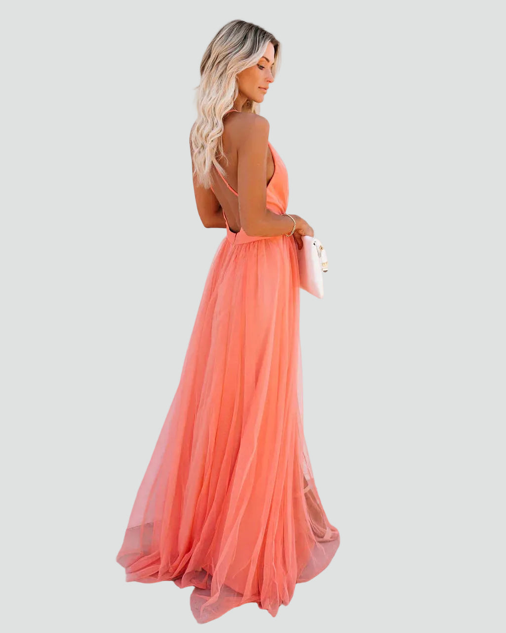Koralowa sukienka maxi na ramiączkach z odkrytymi plecami