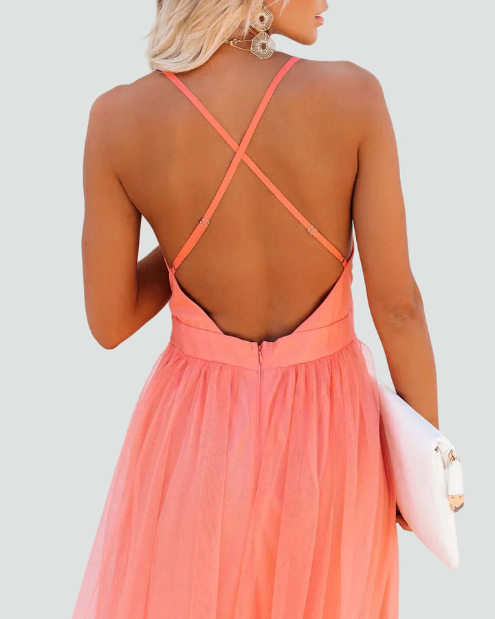 Koralowa sukienka maxi na ramiączkach z odkrytymi plecami