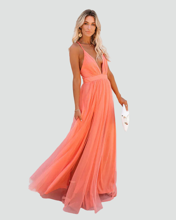 Koralowa sukienka maxi na ramiączkach z odkrytymi plecami