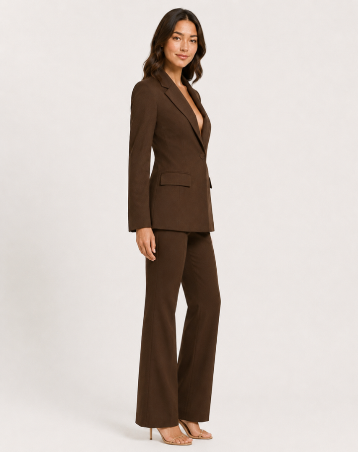 Ensemble élégant pour femme avec veste et pantalon