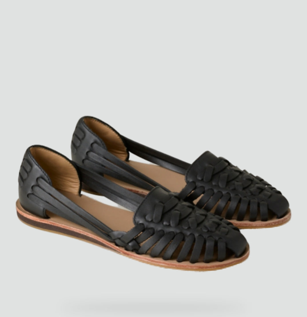 slippers-family-z-przewiewnym-designem-i-1