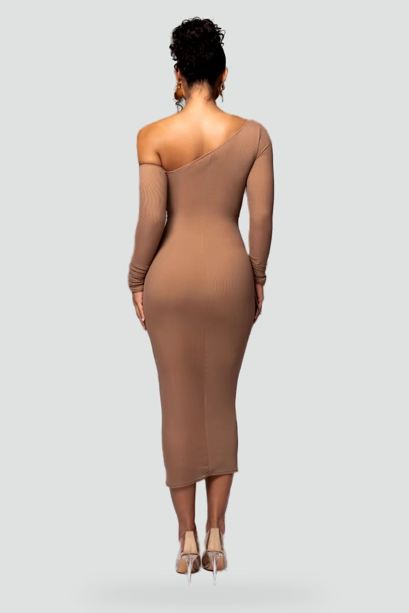 sukienka-midi-bodycon-z-asymetrycznym-de-2
