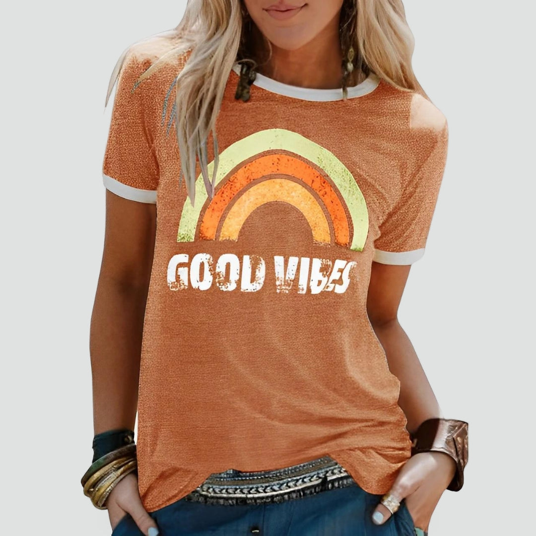t-shirt-damski-z-radosnym-wzorem-i-kr-tk-3