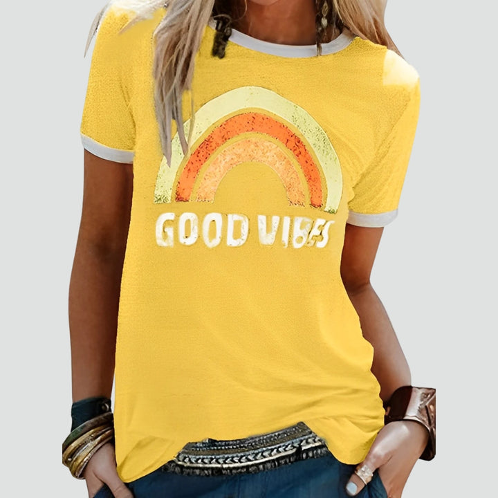t-shirt-damski-z-radosnym-wzorem-i-kr-tk-6