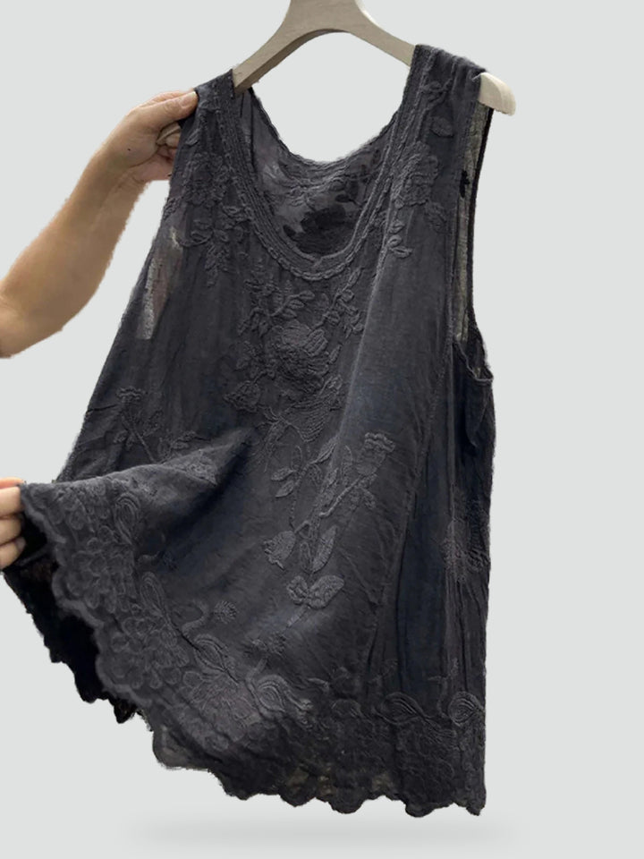 tank-top-damski-z-haftem-i-falbaniastym--3