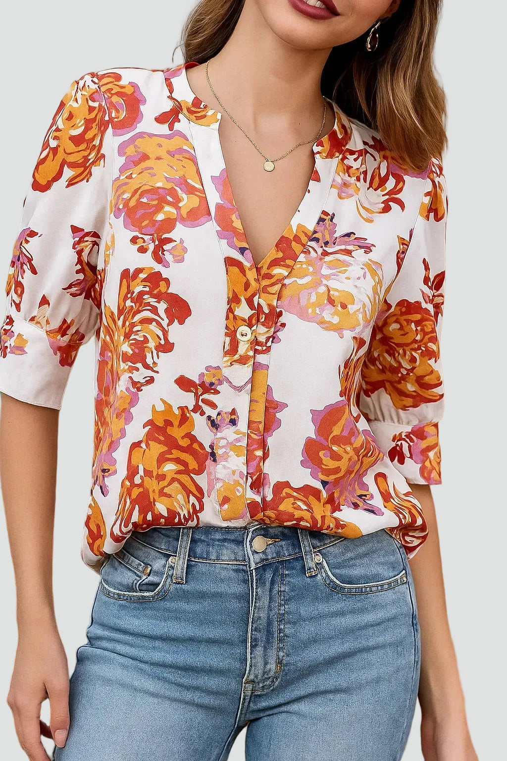 Floral blouse with V-neck and puff sleeve