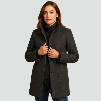 Krótki płaszcz wełniany damski z guzikami klasyczny