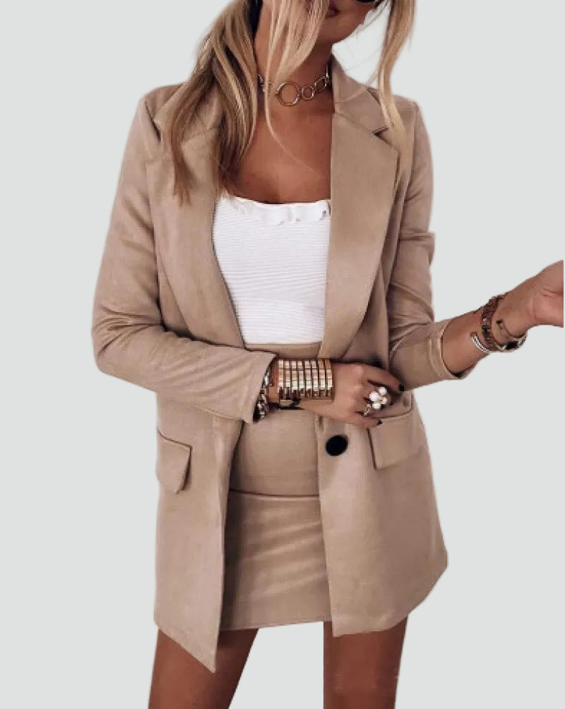 Ensemble femme avec jupe et veste classique